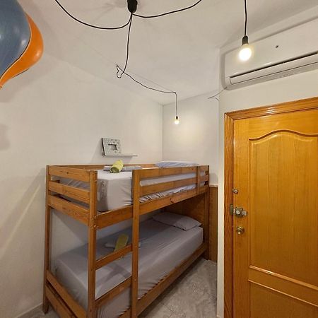 Habitacion En Calle Molino Malaga Bagian luar foto