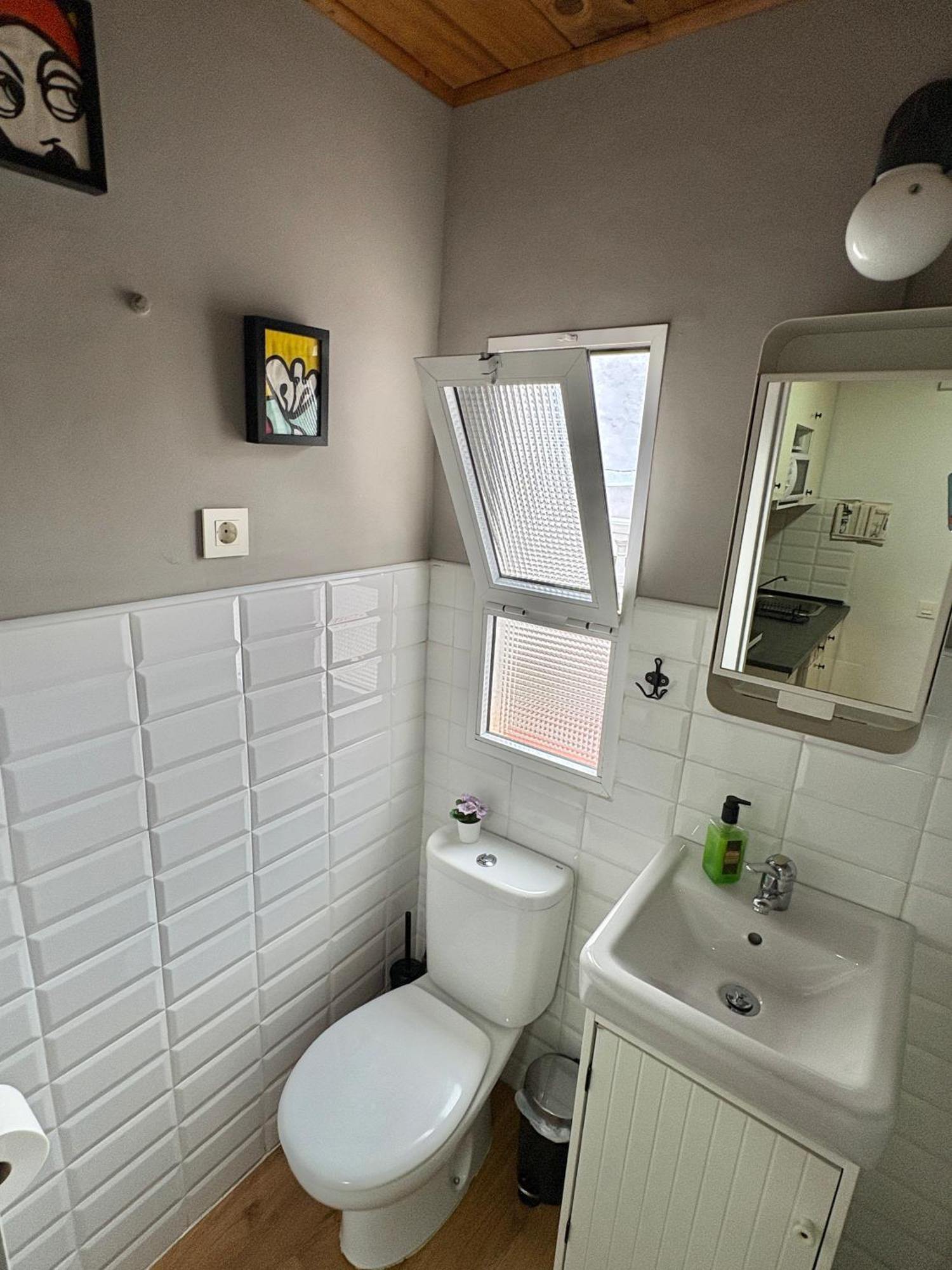 Habitacion En Calle Molino Malaga Bagian luar foto