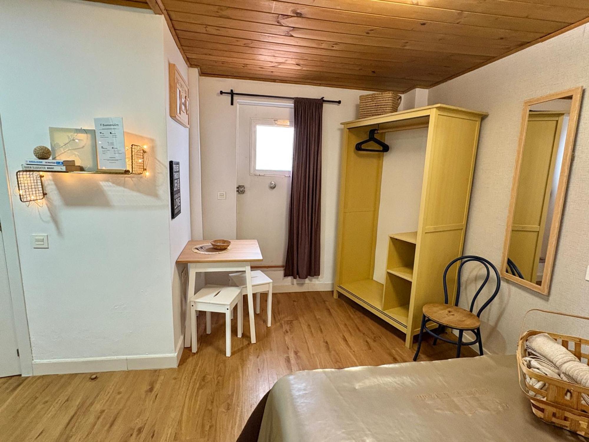 Habitacion En Calle Molino Malaga Bagian luar foto