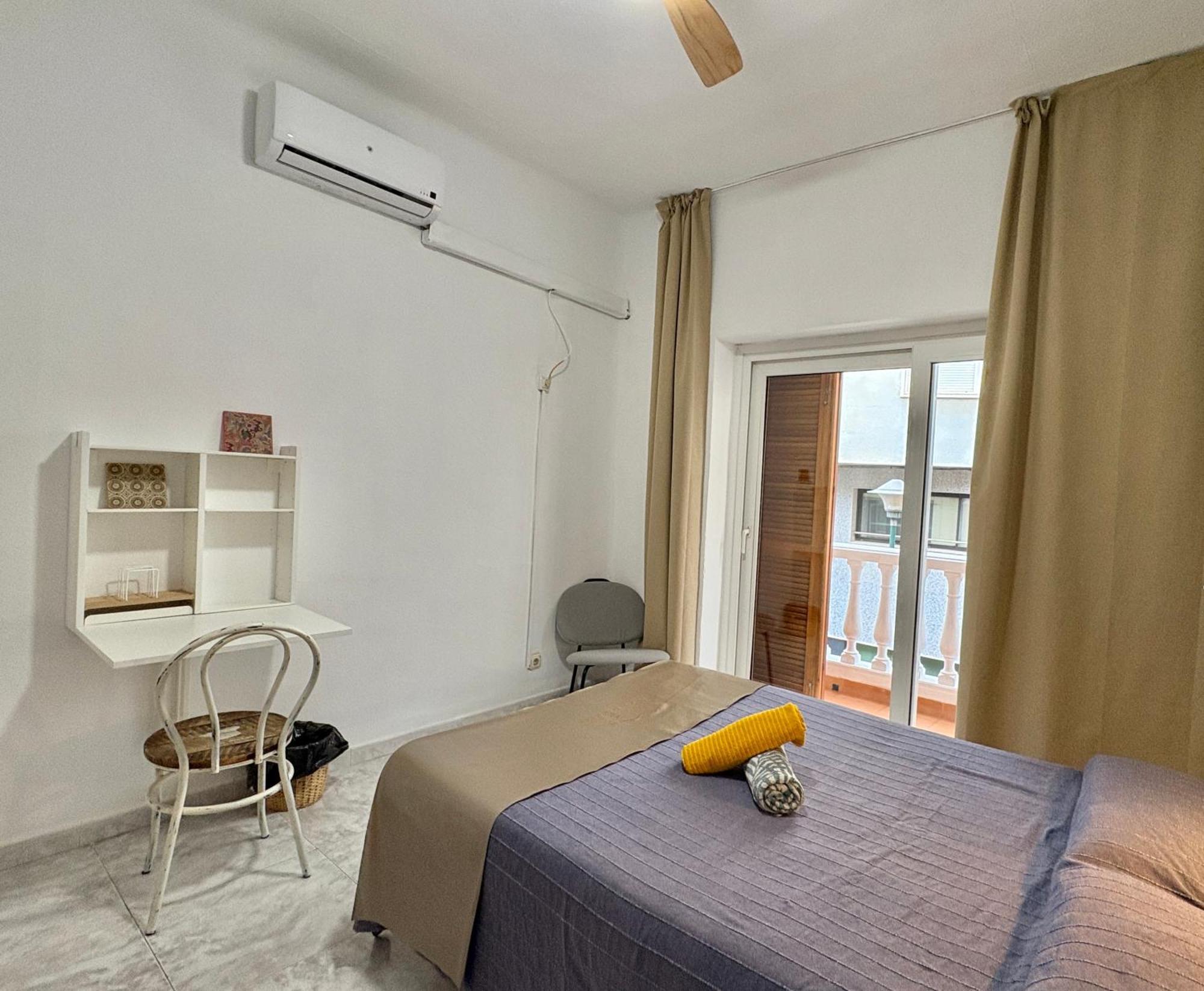 Habitacion En Calle Molino Malaga Bagian luar foto