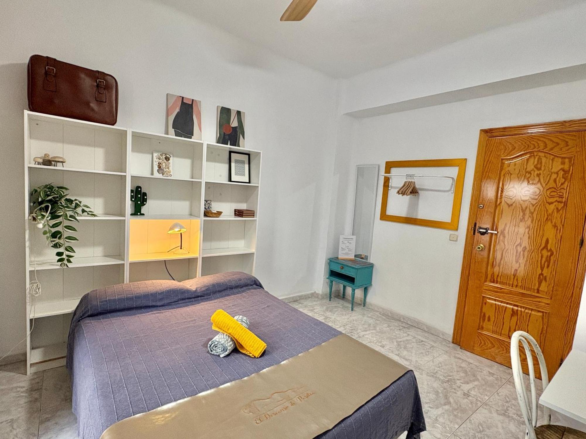Habitacion En Calle Molino Malaga Bagian luar foto