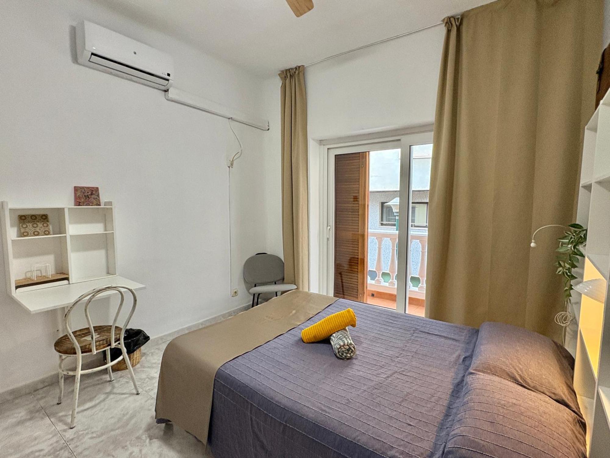 Habitacion En Calle Molino Malaga Bagian luar foto